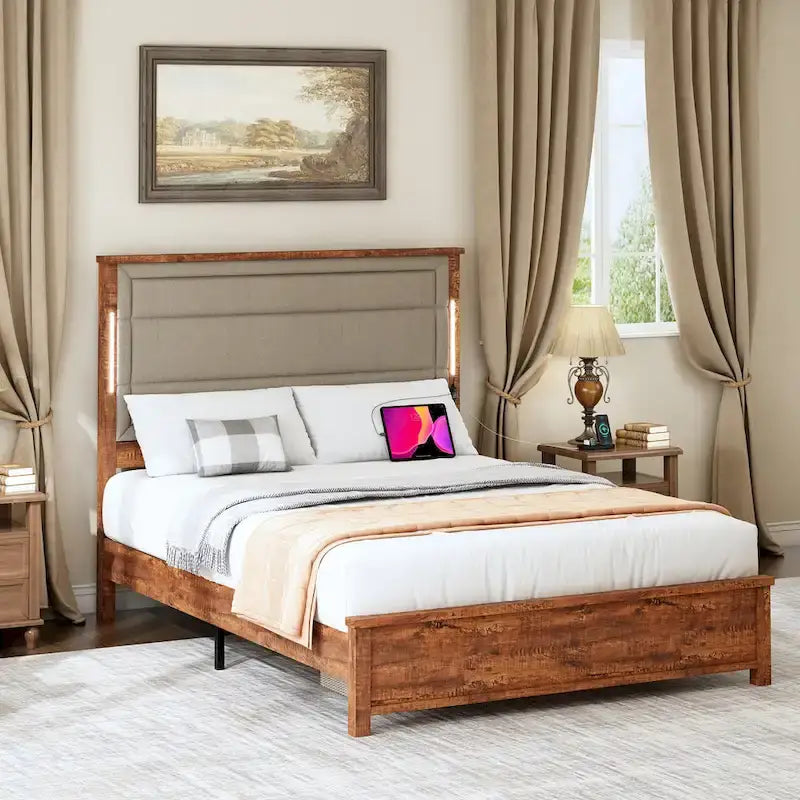 Lit plateforme Queen Size avec tête de lit capitonnée et lumières LED