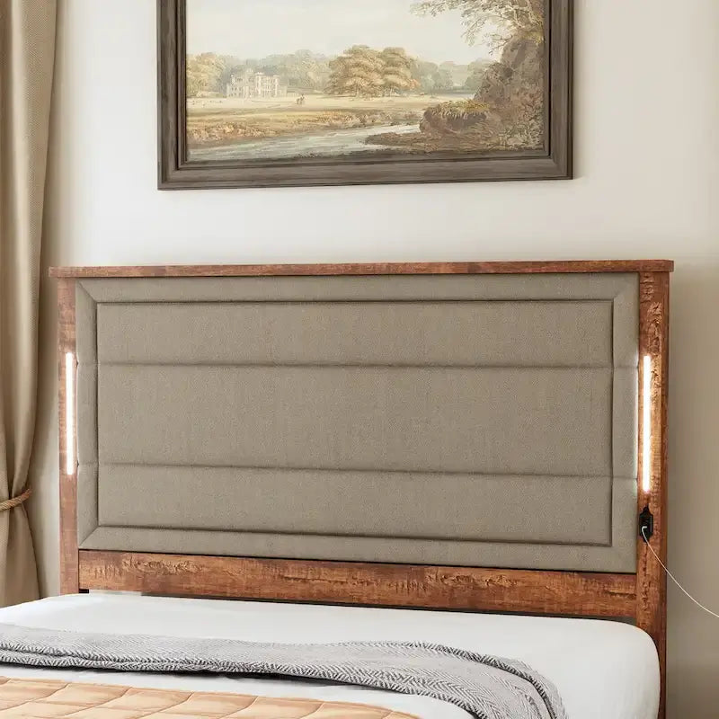 Lit plateforme Queen Size avec tête de lit capitonnée et lumières LED